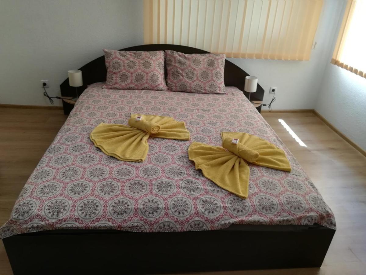 Guest House Ganovi Kalofer Buitenkant foto
